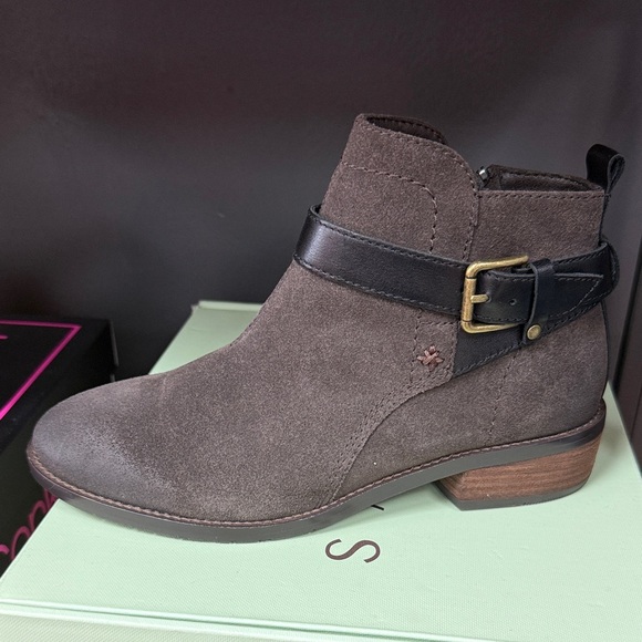 Salvia Women's Ankle Boots in Brown and Black - Picture 1 of 2